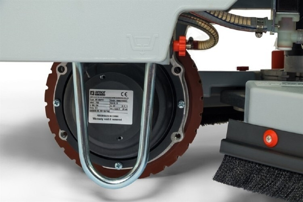 Машина поломоечная Bennett Hussar H120-75R (с литиевым АКБ 200A) с местом оператора BNT64090-li200