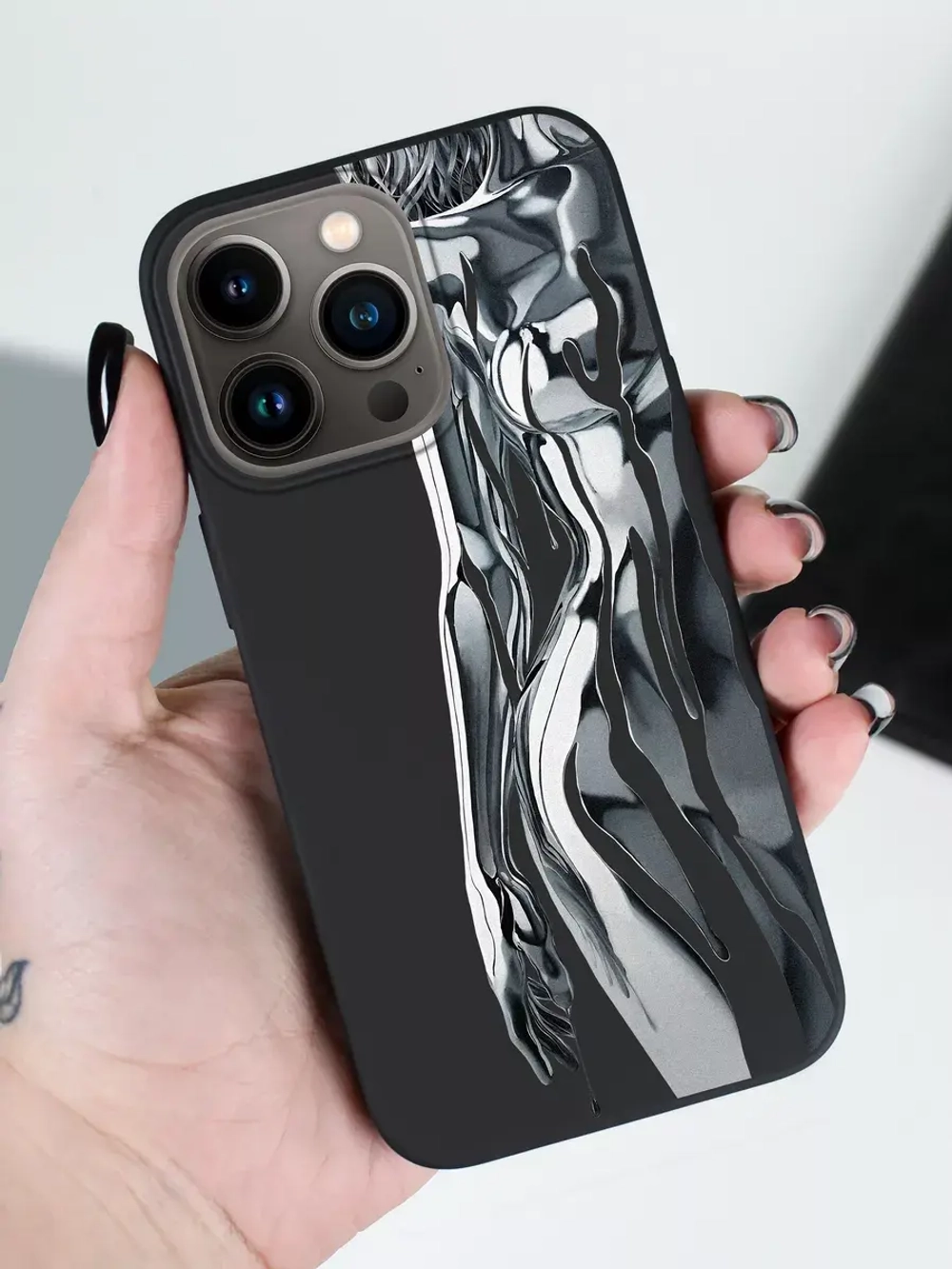 Чехол на iPhone 13 Pro с принтом