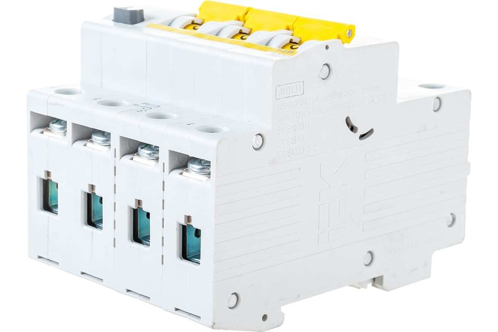 Автоматический выключатель дифференциального тока АВДТ34 C32 30мА IEK