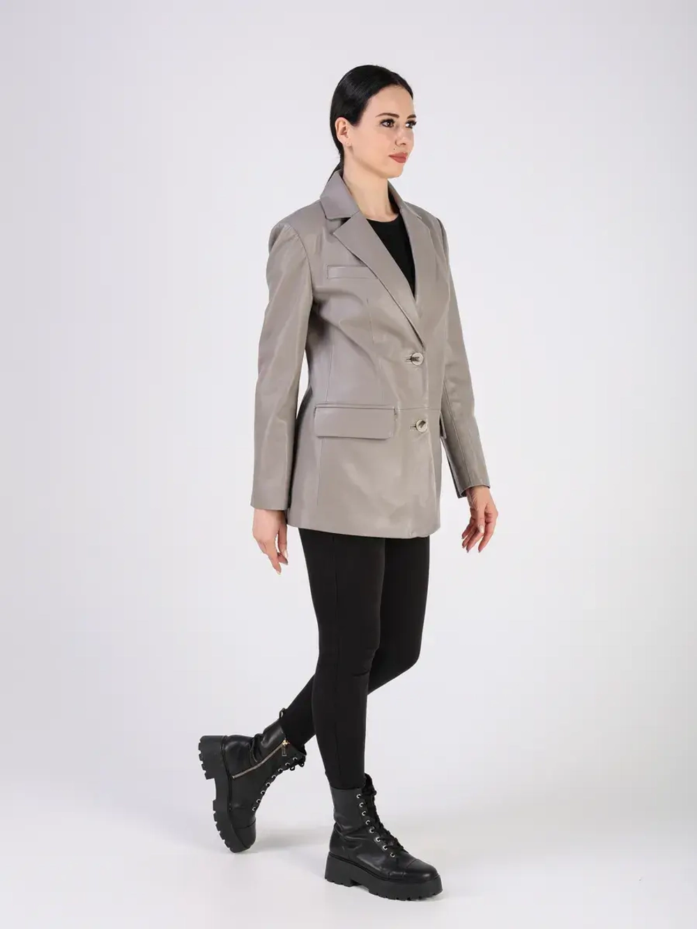 Кожаная куртка демисезонная блейзер