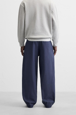 Джинсы relaxed fit с защипами
