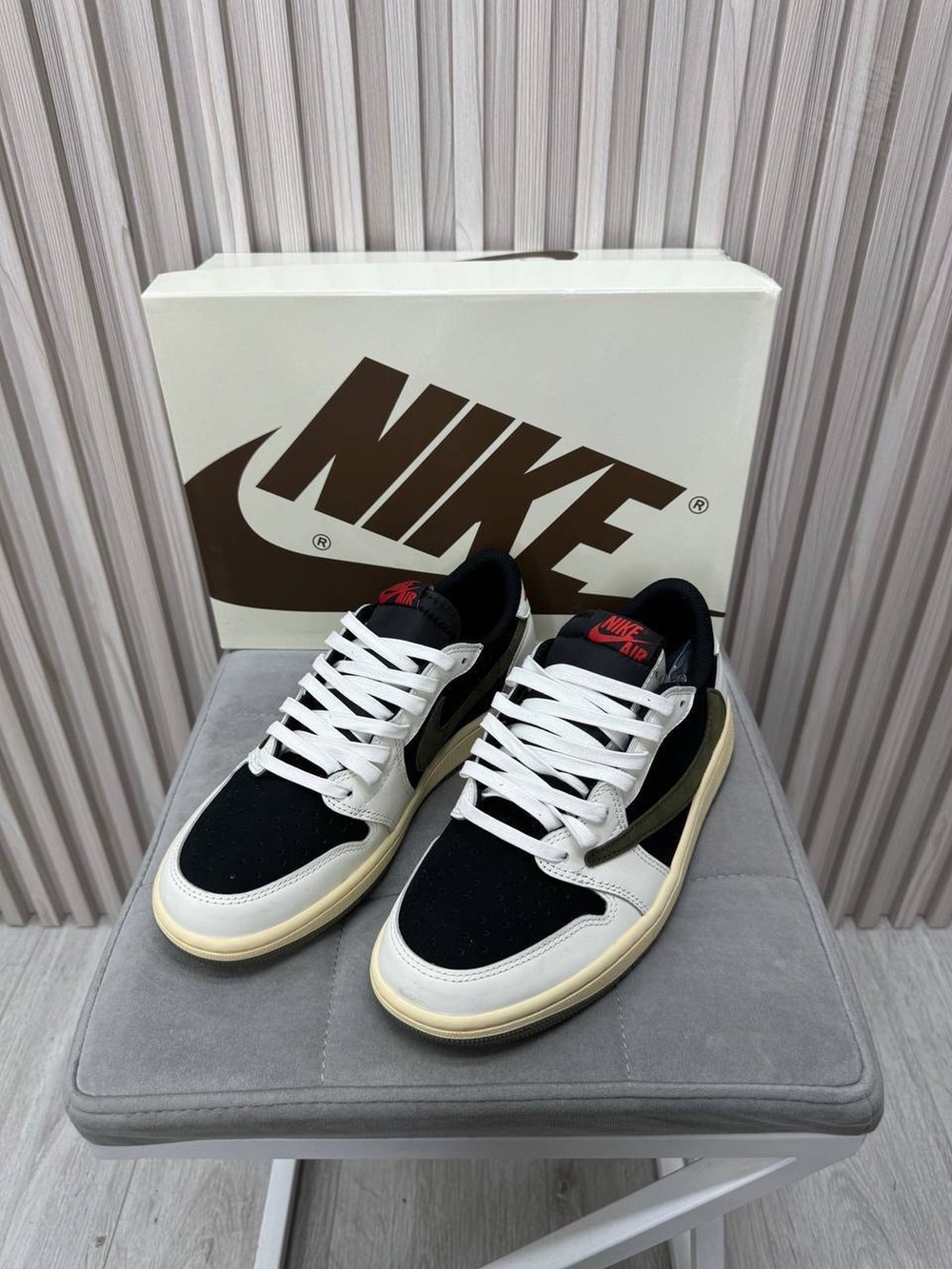 Кеды Nike Air Jordan & Travis Scott