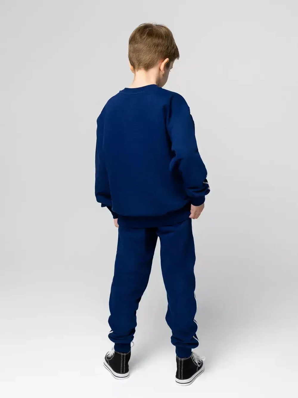 Спортивный костюм для мальчика в школу