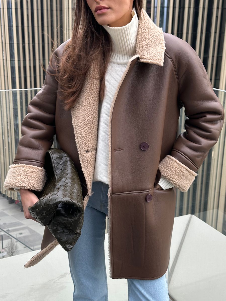 Дубленка из искусственного меха удлиненная коричневая