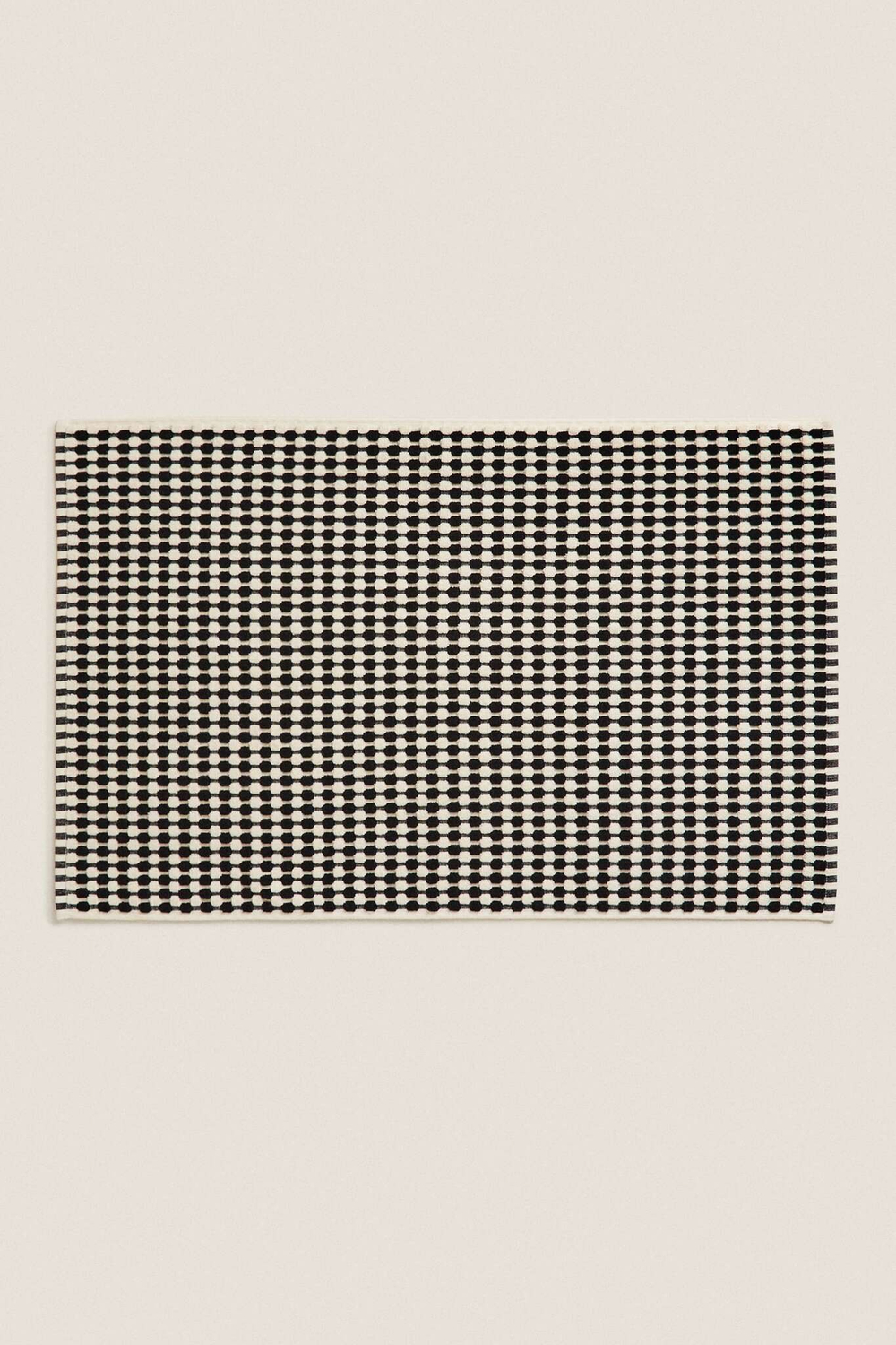 ZARA HOME РЕЛЬЕФНЫЙ КОВРИК ДЛЯ ВАННОЙ, ЧЕРНЫЙ