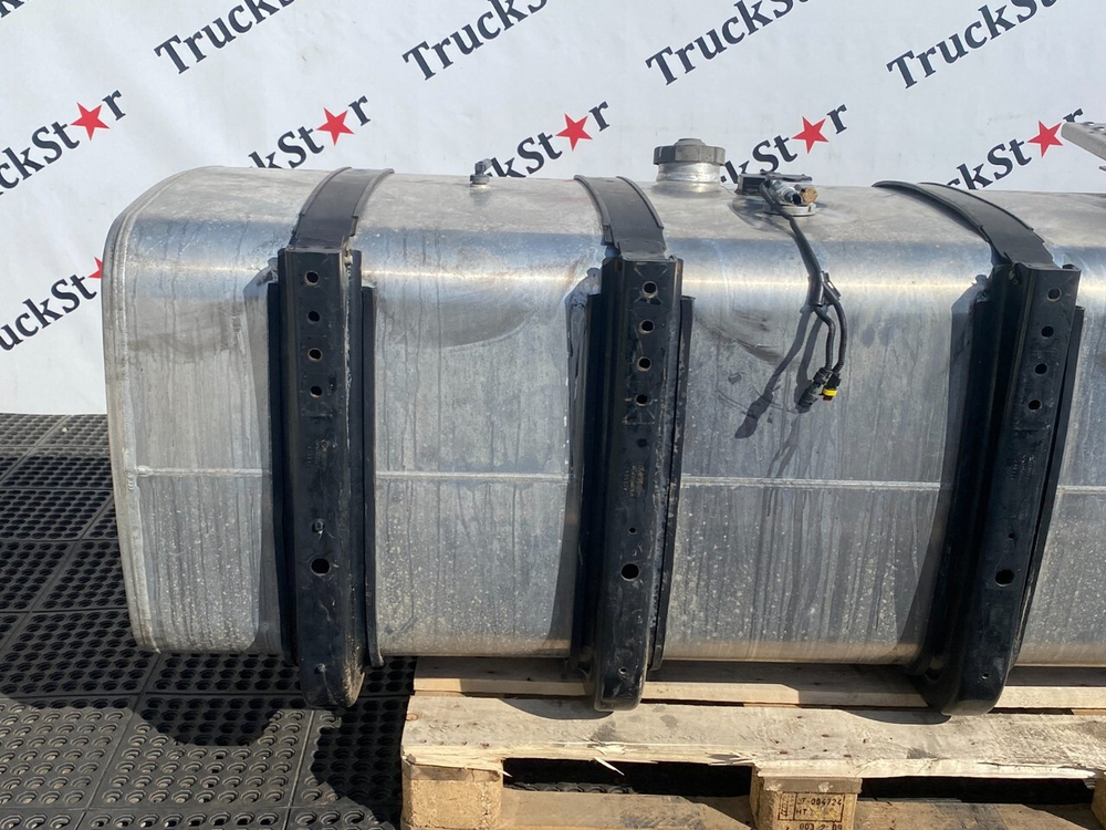Бак топливный в сборе 700L 2023г.
