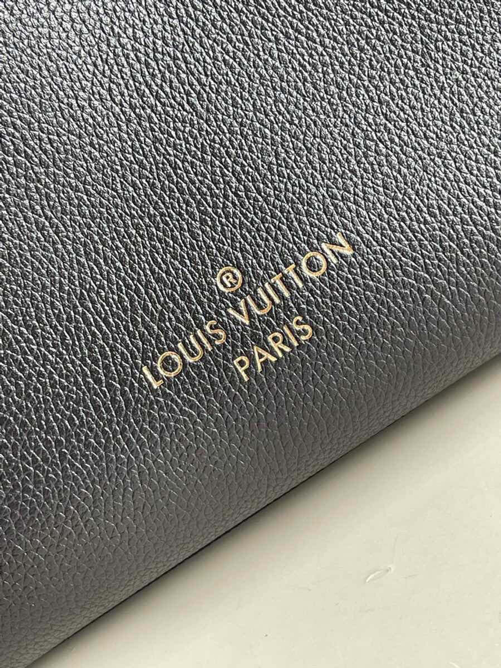 Louis Vuitton On My Side PM