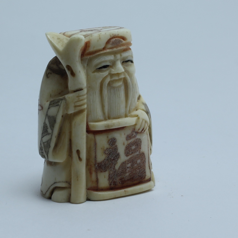 Нэцкэ Дзюродзин с посохом и иероглифом пожелания счастья