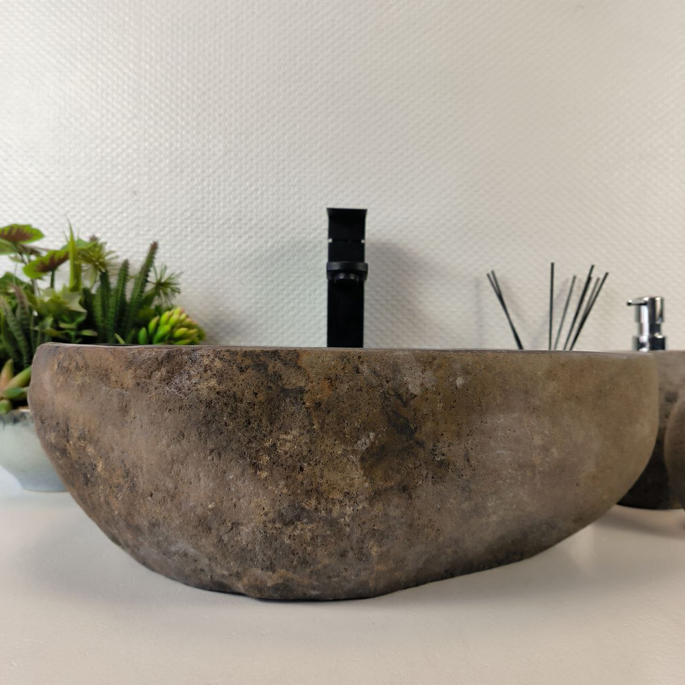 Раковина из речного камня RS-65368 47*38*15 0861