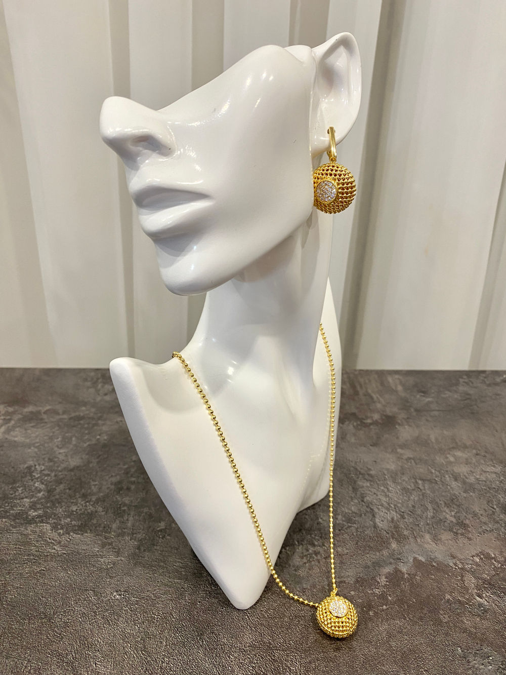 Кулон на цепочке "Милора" круглый с цирконами, оттенок золото