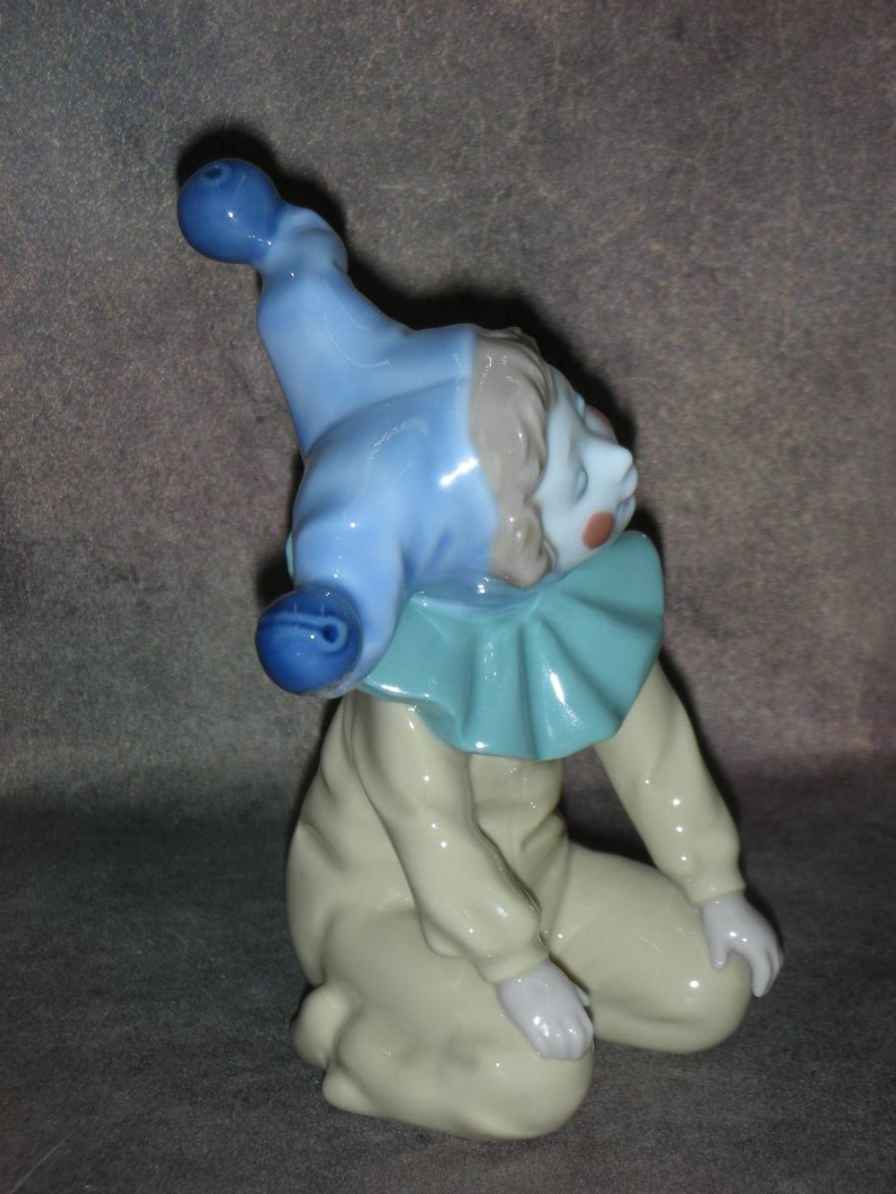 Статуэтка. Фарфор. Клоун Маленький шут. NAO. Испания