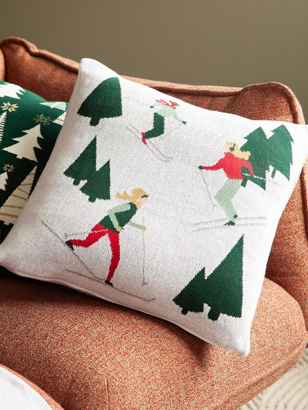 Подушка вязаная с новогодним рисунком let's ski из коллекции new year essential, 45x45 см