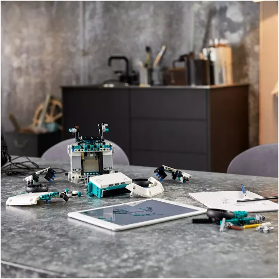 Конструктор LEGO MINDSTORMS EV3 51515 Робот-изобретатель, 949 дет.