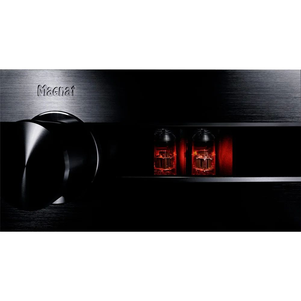 Интегральный усилитель Magnat MA 900 Black