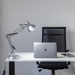 TLI-221 SILVER E27 Светильник настольный. Цоколь Е27. 60W. Механический выключатель. Серебристый. ТМ Uniel