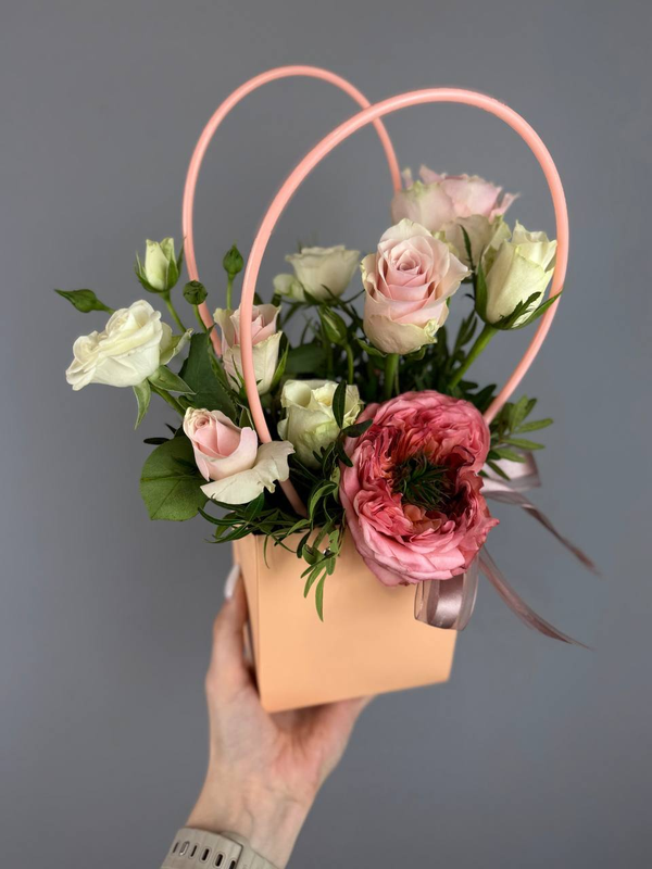 Композиция "Лепестковая сказка"