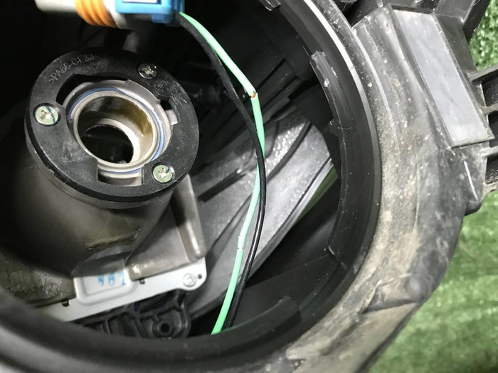 Фара правая Faw Besturn X80 (2018-2022) галоген