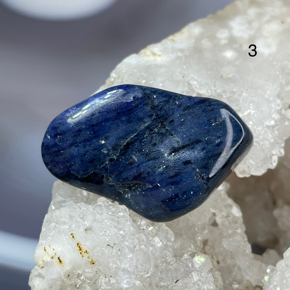 59170 Дюмортьерит Галтовка 22-30мм--17
