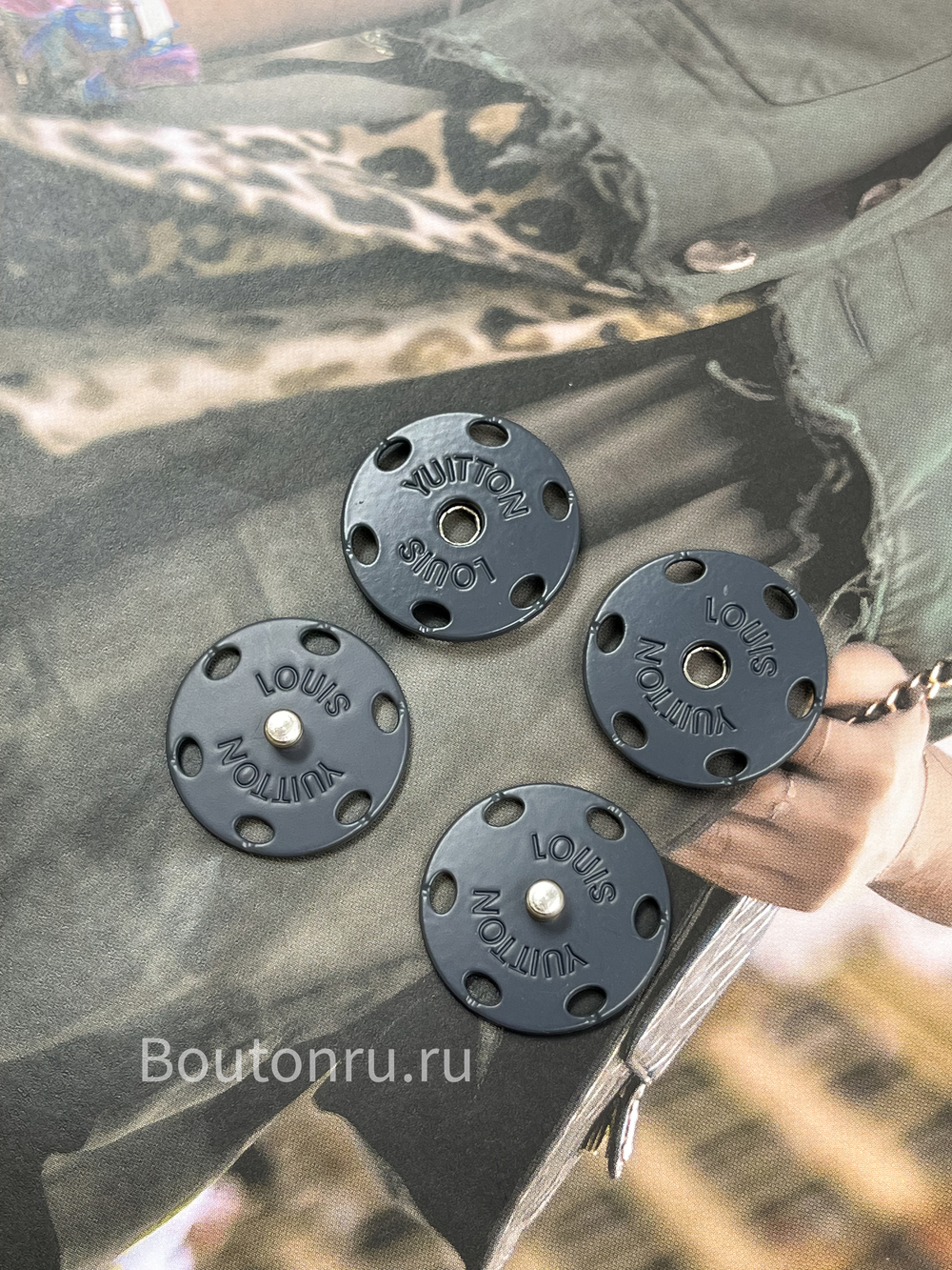 Кнопка пришивная графит ЛВ. (скидка)