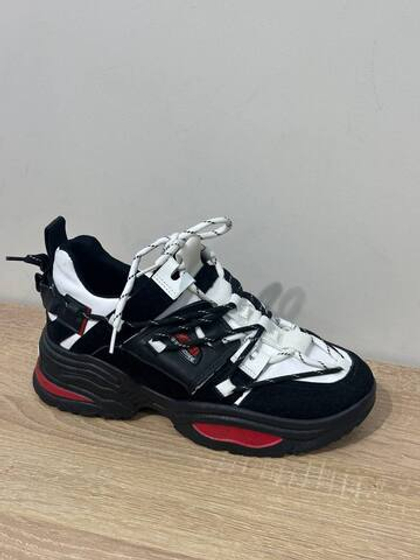 Кроссовки из эко замши