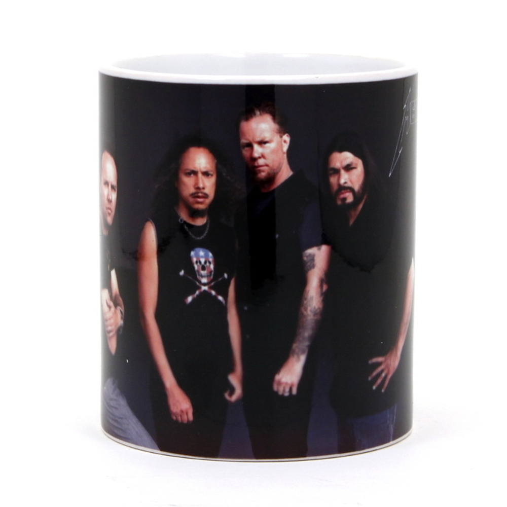 Кружка Metallica ( группа стоит на чёрном фоне )