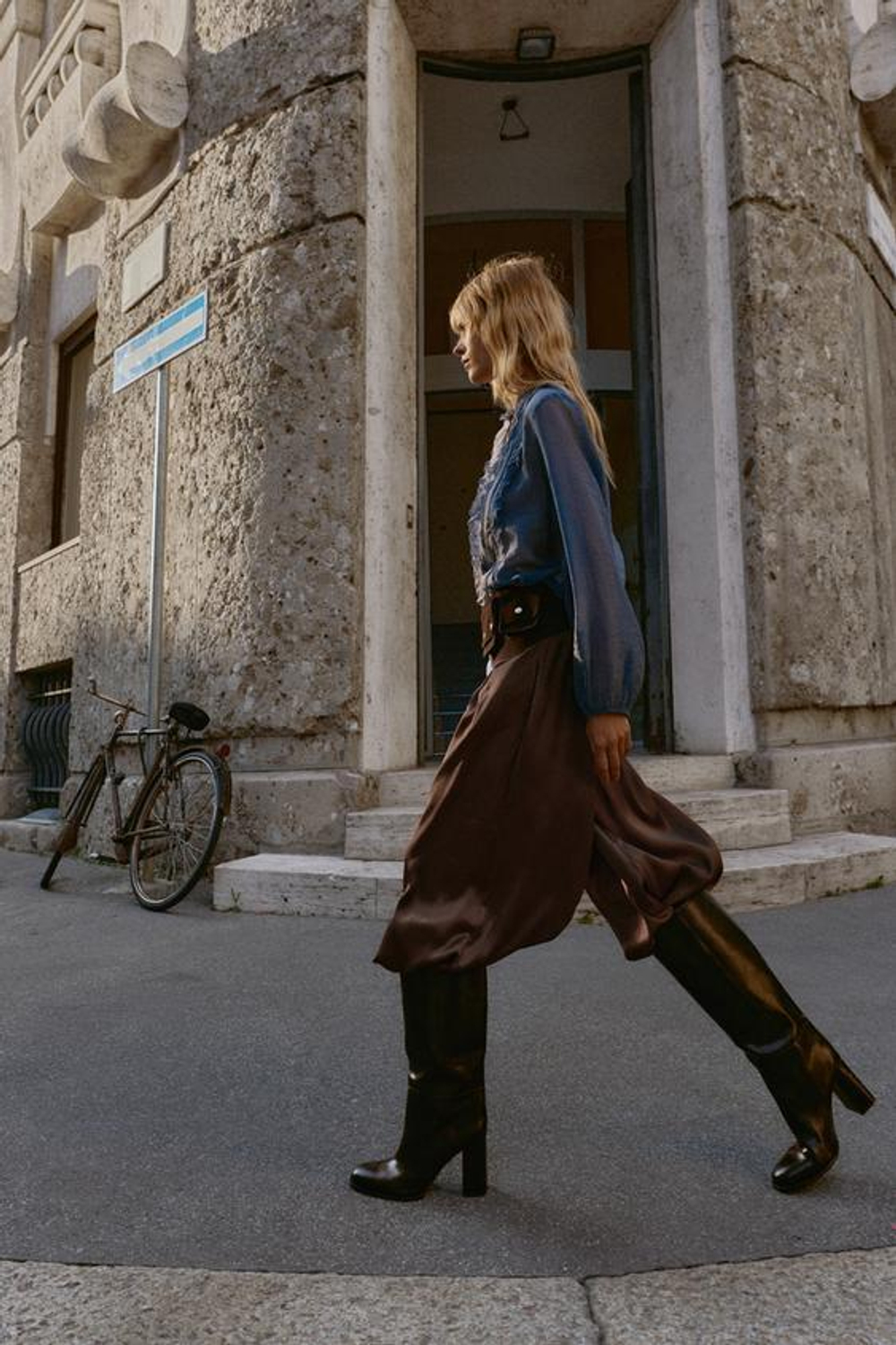 ZARA БРЮКИ-БАГГИ ИЗ АТЛАСНОЙ ТКАНИ, КОРИЧНЕВЫЙ