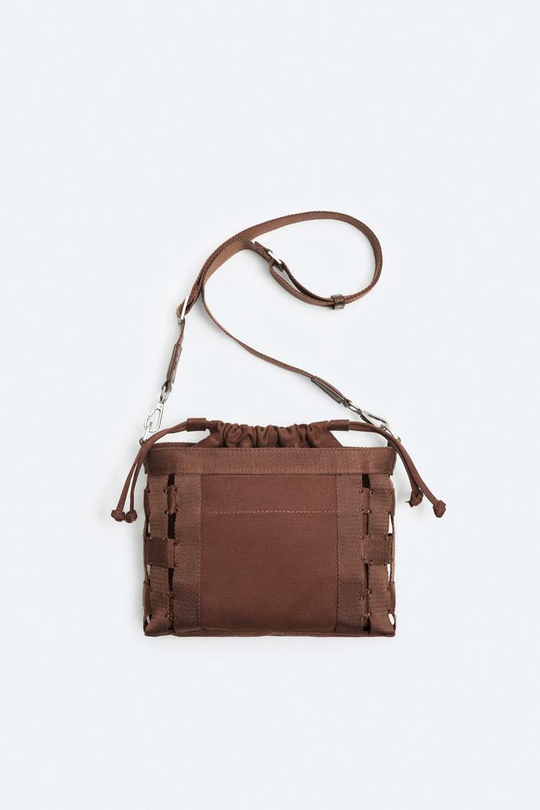 ZARA ПЛЕТЕНАЯ ХОЛЩОВАЯ СУМКА, ЧЕРЕПИЧНЫЙ