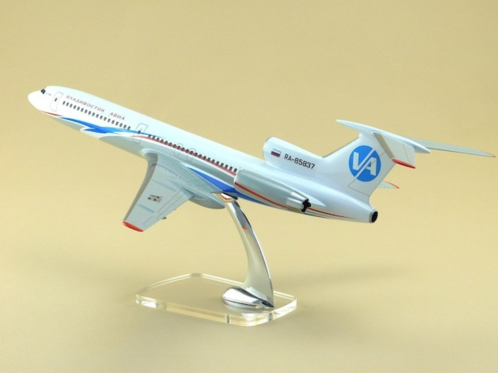 Модель самолета Ту-154М (М1:100, Владивосток Авиа)