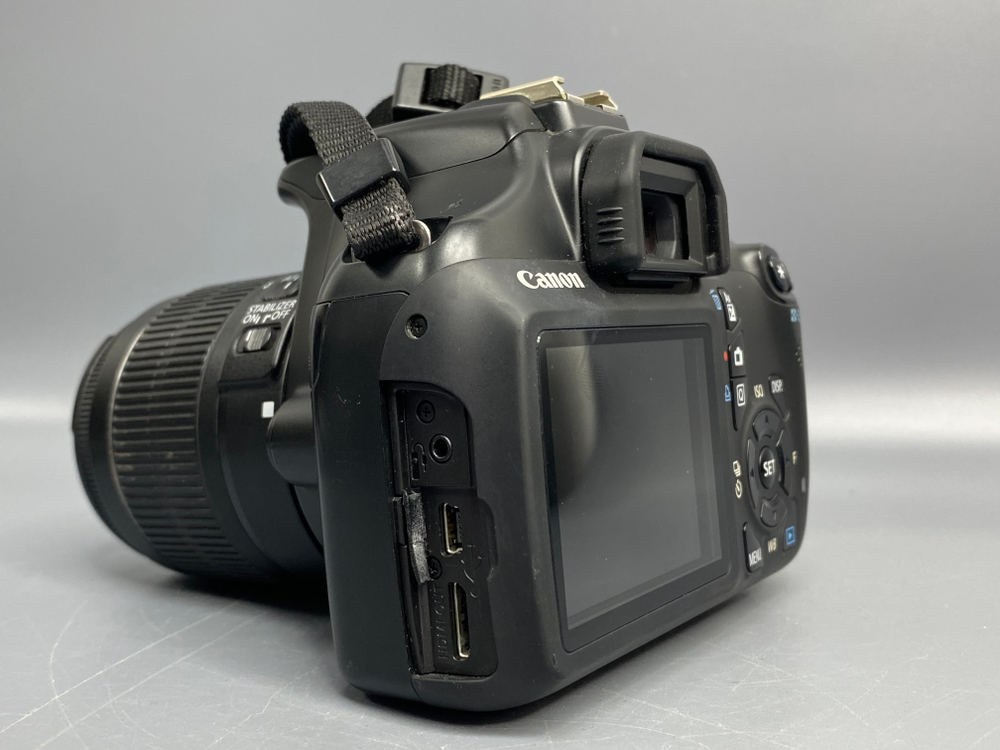 Canon 1100D kit 18-55mm 3.5-5.6 14.000 Кадров