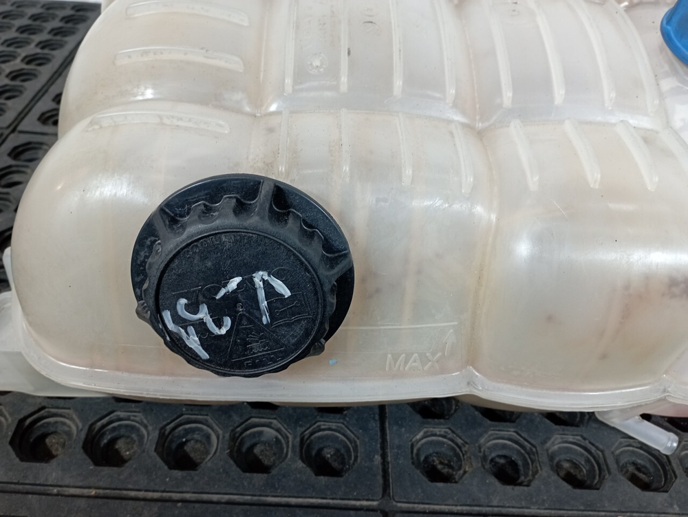 Бачок расширительный 2017г.