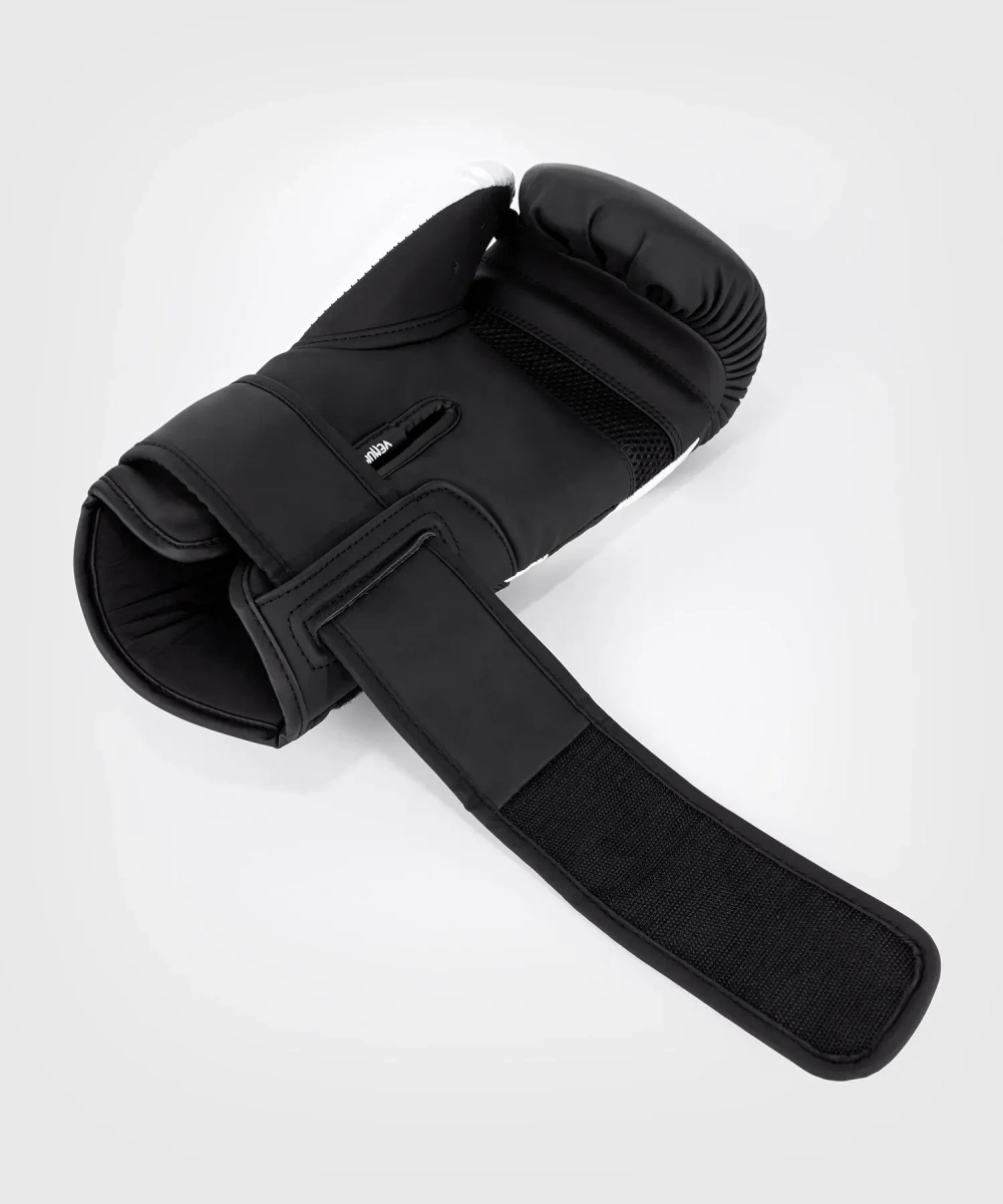 Боксерские перчатки Venum Challenger 4.0 Black/White