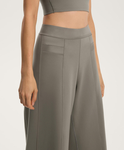 OYSHO Брюки-баллоны с неопреновым эффектом, пыльный хаки