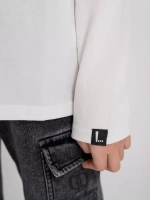 Белый лонгслив оверсайз для школы