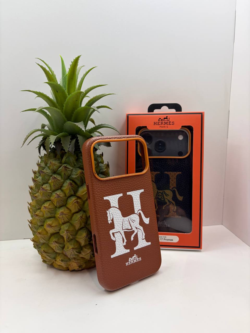 Накладка Hermes для iPhone 17 Pro
