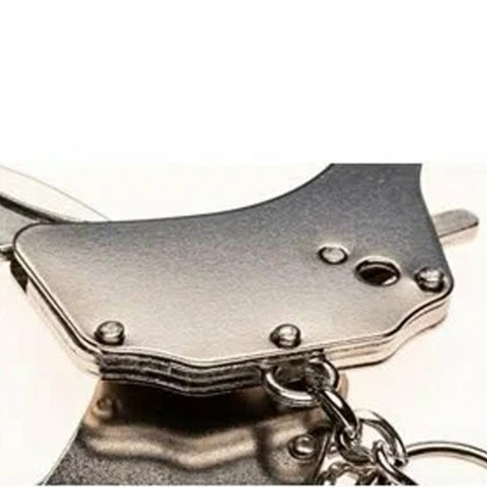 Металлические наручники от Adrien lastic