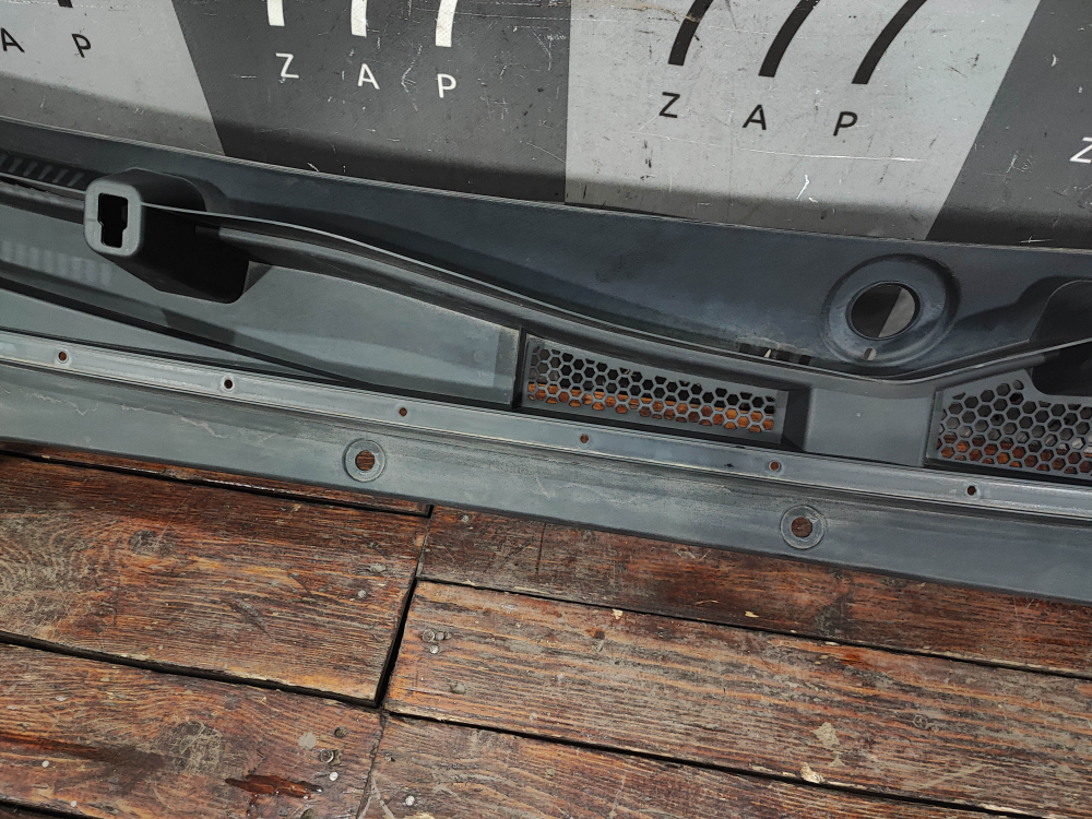 Решетка стеклоочистителя Exeed RX 23-нв Б/У Оригинал 609001537AA