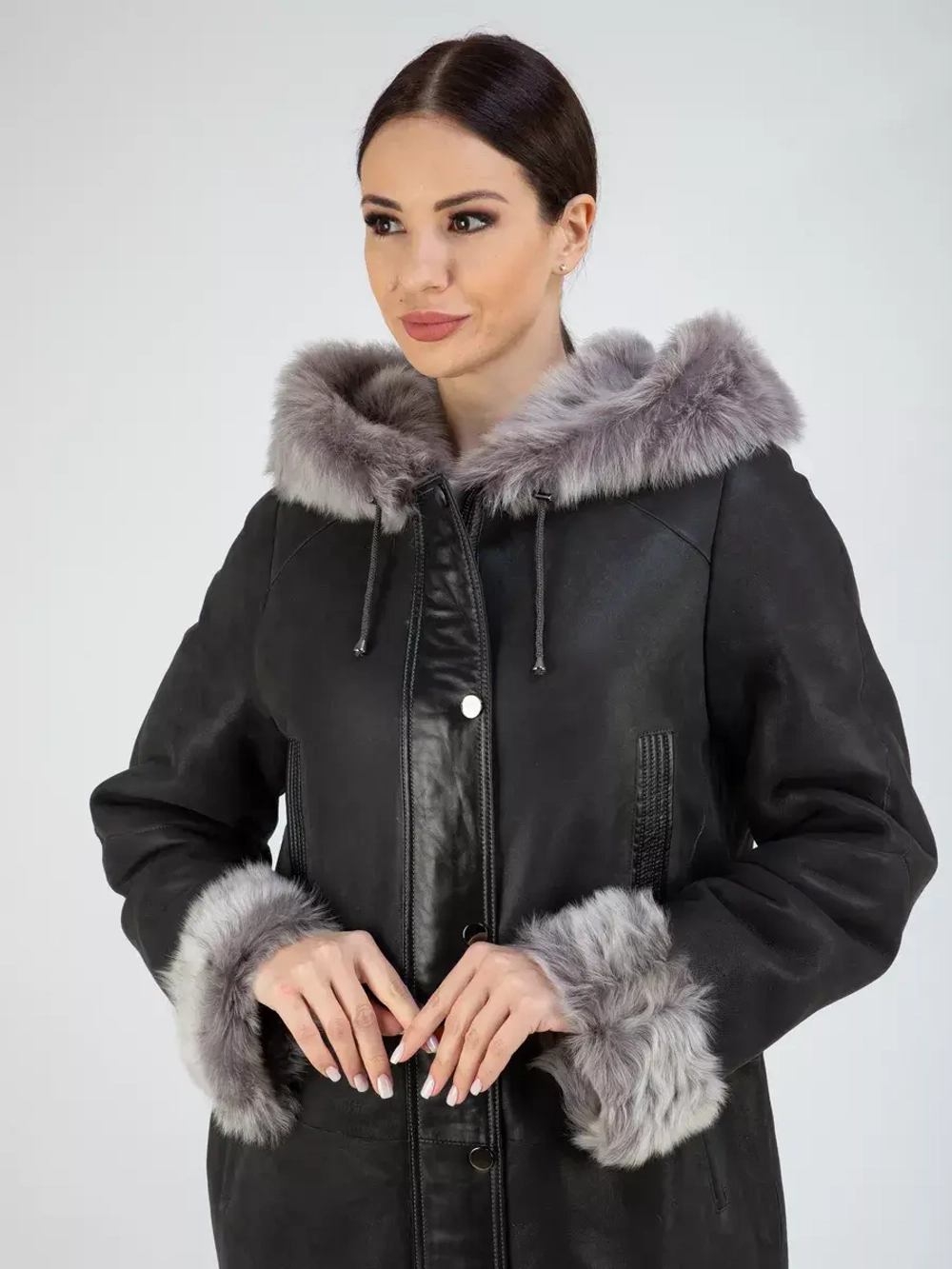 Дубленка зимняя с капюшоном натуральная оверсайз