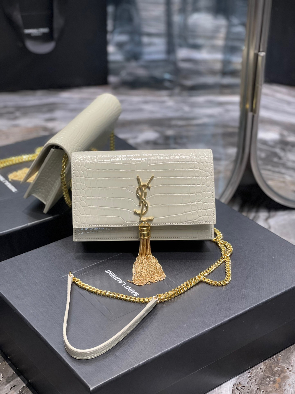 Saint Laurent Kate Chain Wallet 19 cm