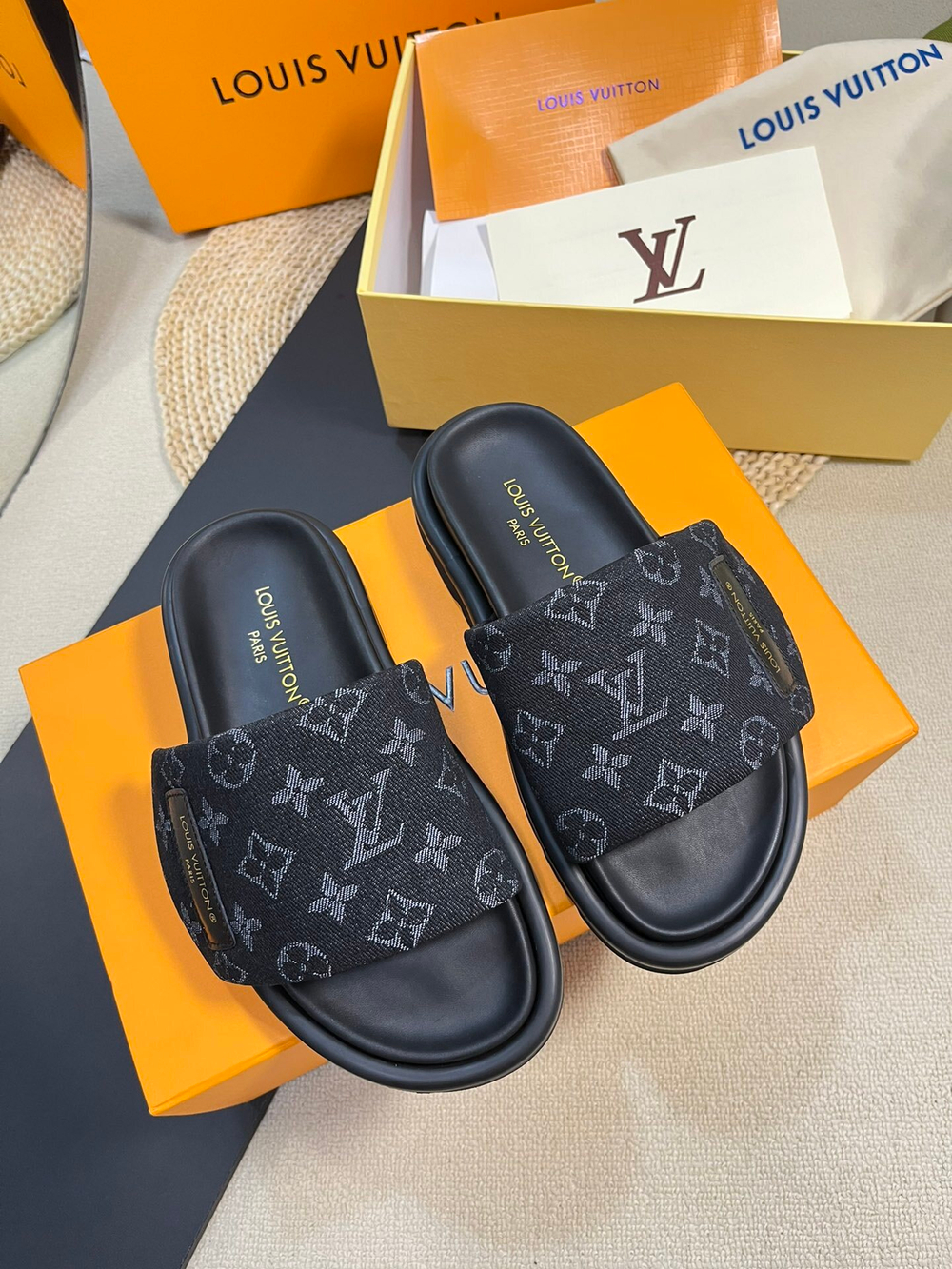 Louis Vuitton Pool Pillow Flat Comfort Mule