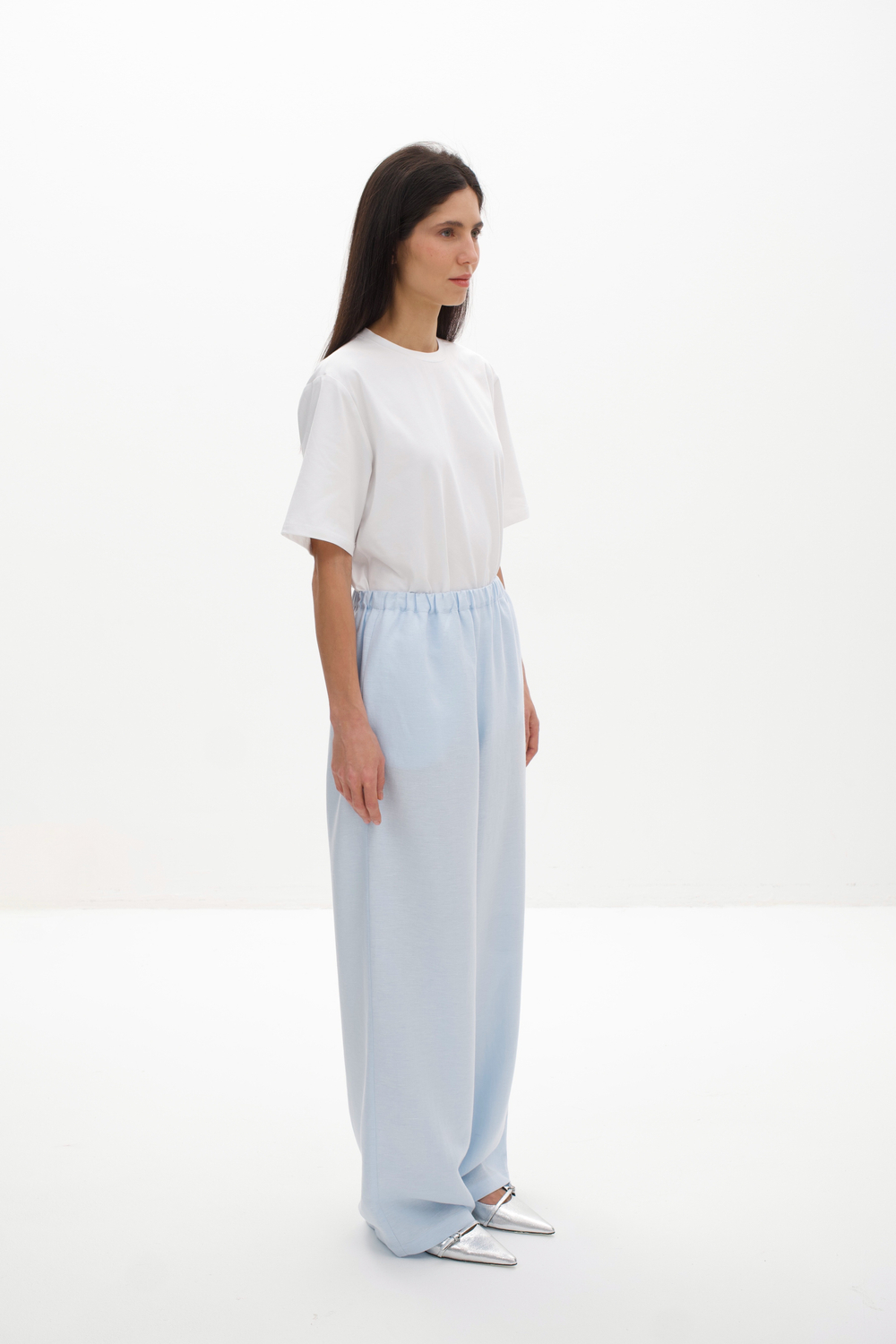 Брюки Mila изо льна и вискозы в нежно-голубом цвете