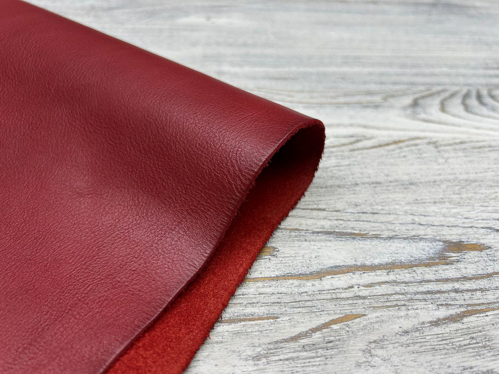 Кожа для сумок и рюкзаков Vacchetta Extrella Red Carmin