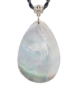 ШК-55/ 80-A Кулон из перламутра «Альфонс Муха»