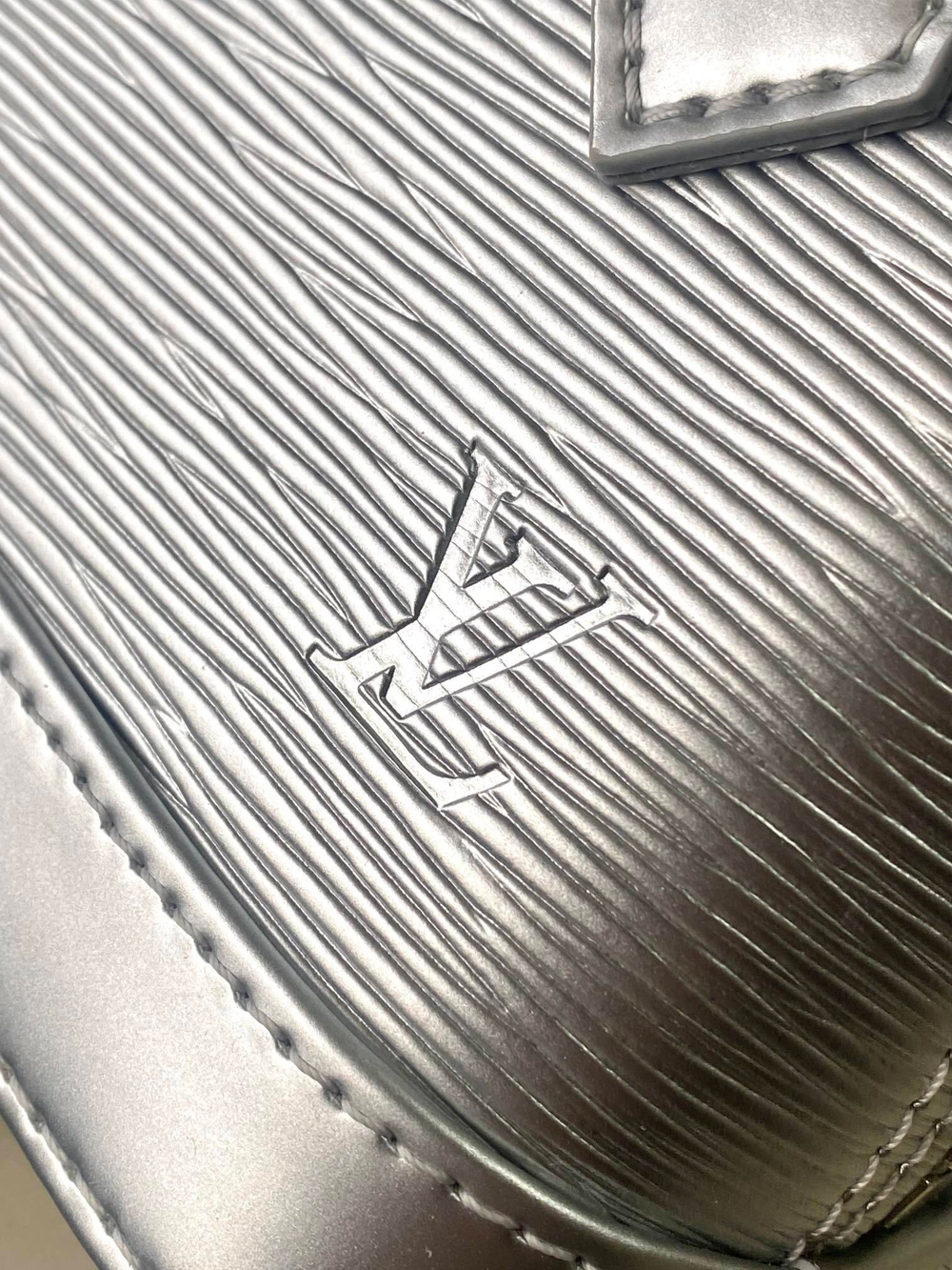 Louis Vuitton Nano Alma