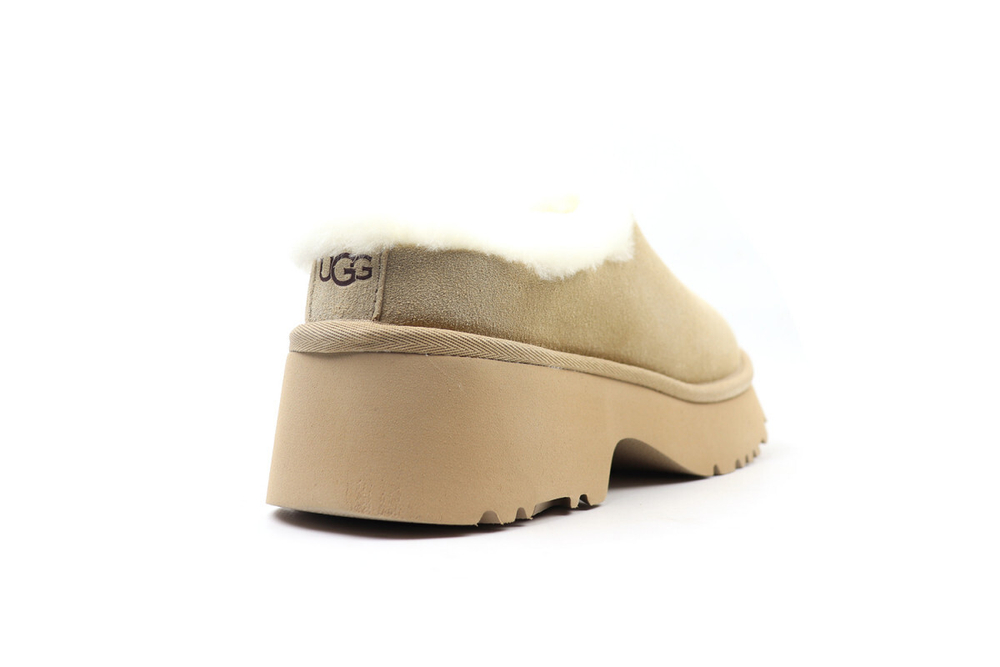UGG New Heights Cozy Clog Sand