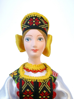 Кукла коллекционная в Девичьем праздничном костюме