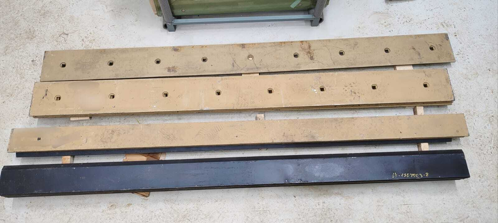 Нож двусторонний (2450х20х210мм) HB500 9 отверстий | 990/69901 | Россия