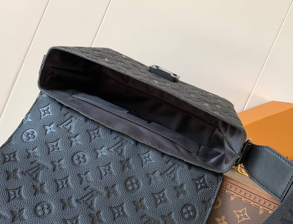 Сумка через плечо Louis Vuitton S-Cape