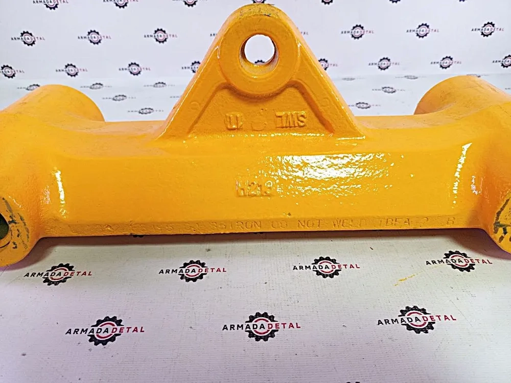 Тяга заднего ковша (толкатель с проушиной) | 126/00247, 126/00248 | Spare Parts