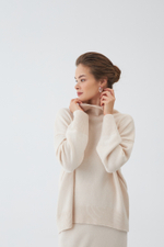 Свитер из кашемира с высоким воротом