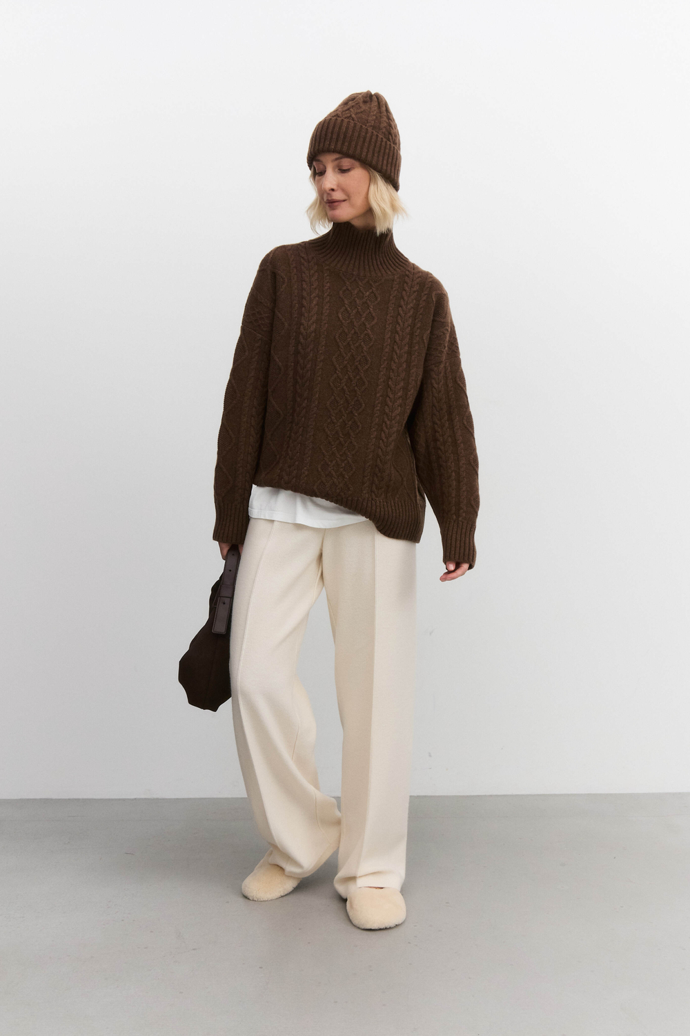 Свитер с аранами